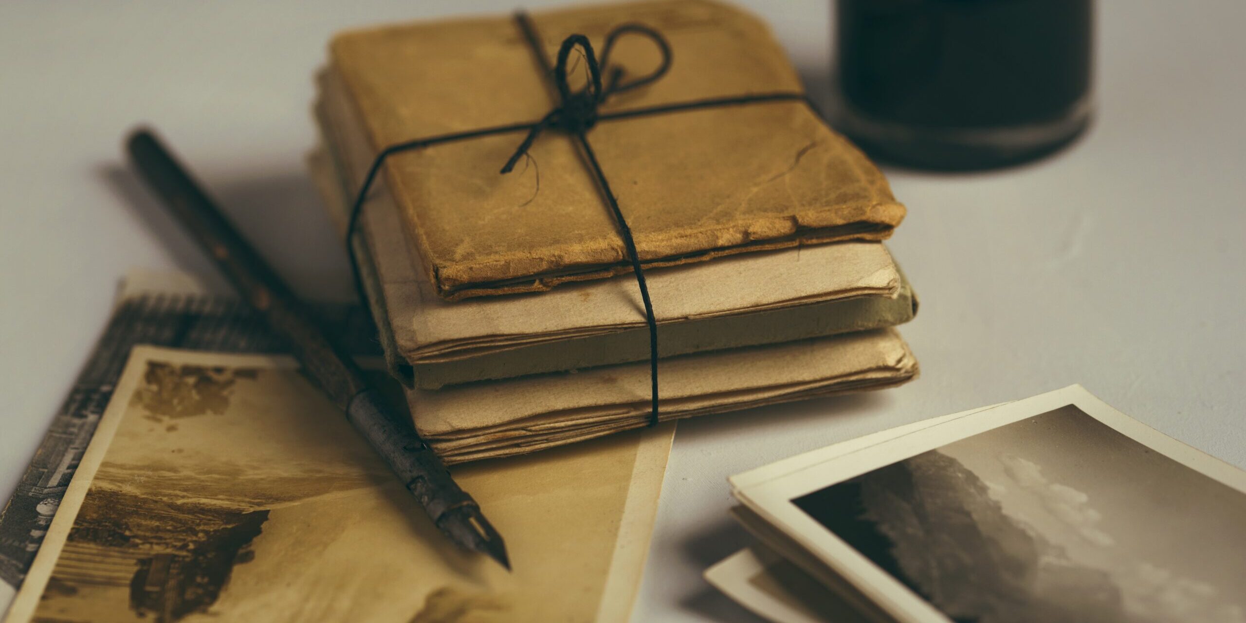 old-letters-1082299